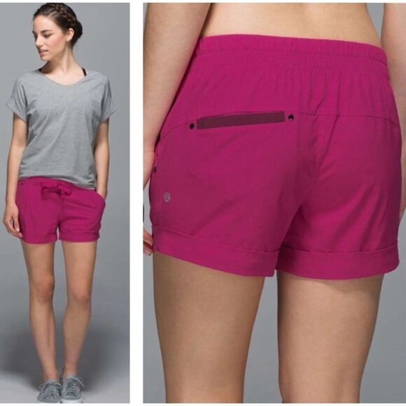 Lululemon Spring Break Away Short *4-way Stretch 3"
Jewelled Magenta Size 10 - Picture 2 of 9